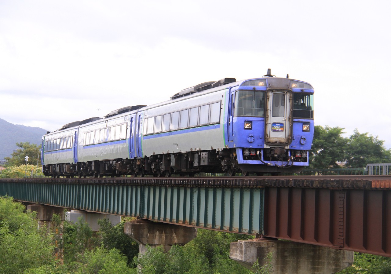 サロベツ1号 8月11日撮影 富良野川橋梁で普通列車 富良野 美瑛ノロッコ号 快速ふらの びえい号 Pawoo